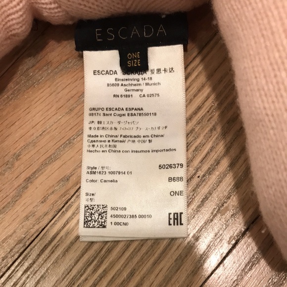 Escada teddy bear - Picture 4 of 4